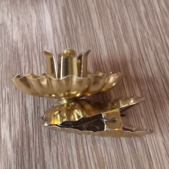 Vintage Set of 8 Plate Candle Holders 9 Red Candles Gold Metal Brass Cl… - Picture 5 of 13